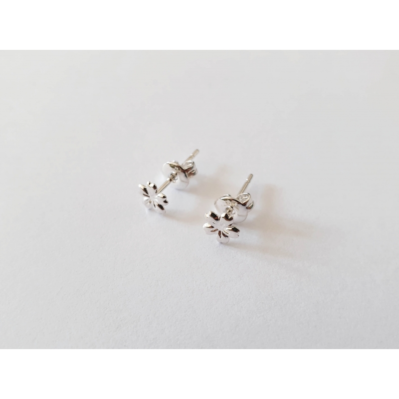 Mini puces argent Mini puces argent